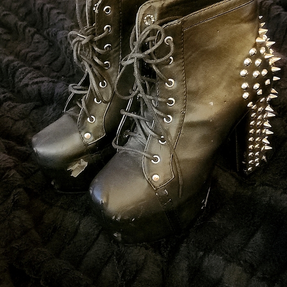 Jojo Cat Black Platform Studded Booties - Picture 15 of 16